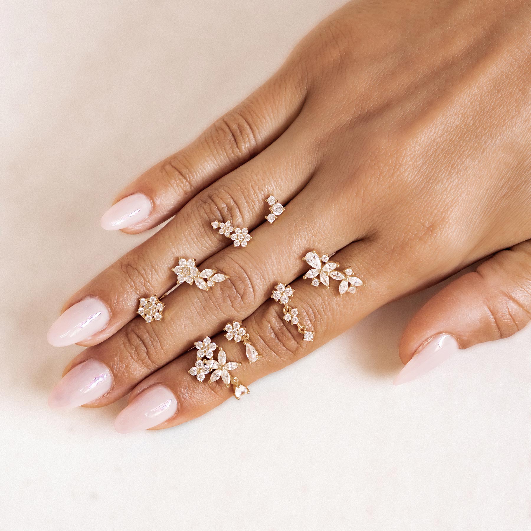 Boucles d’Oreilles Clous Trio de Fleurs Petite Sterling Argent